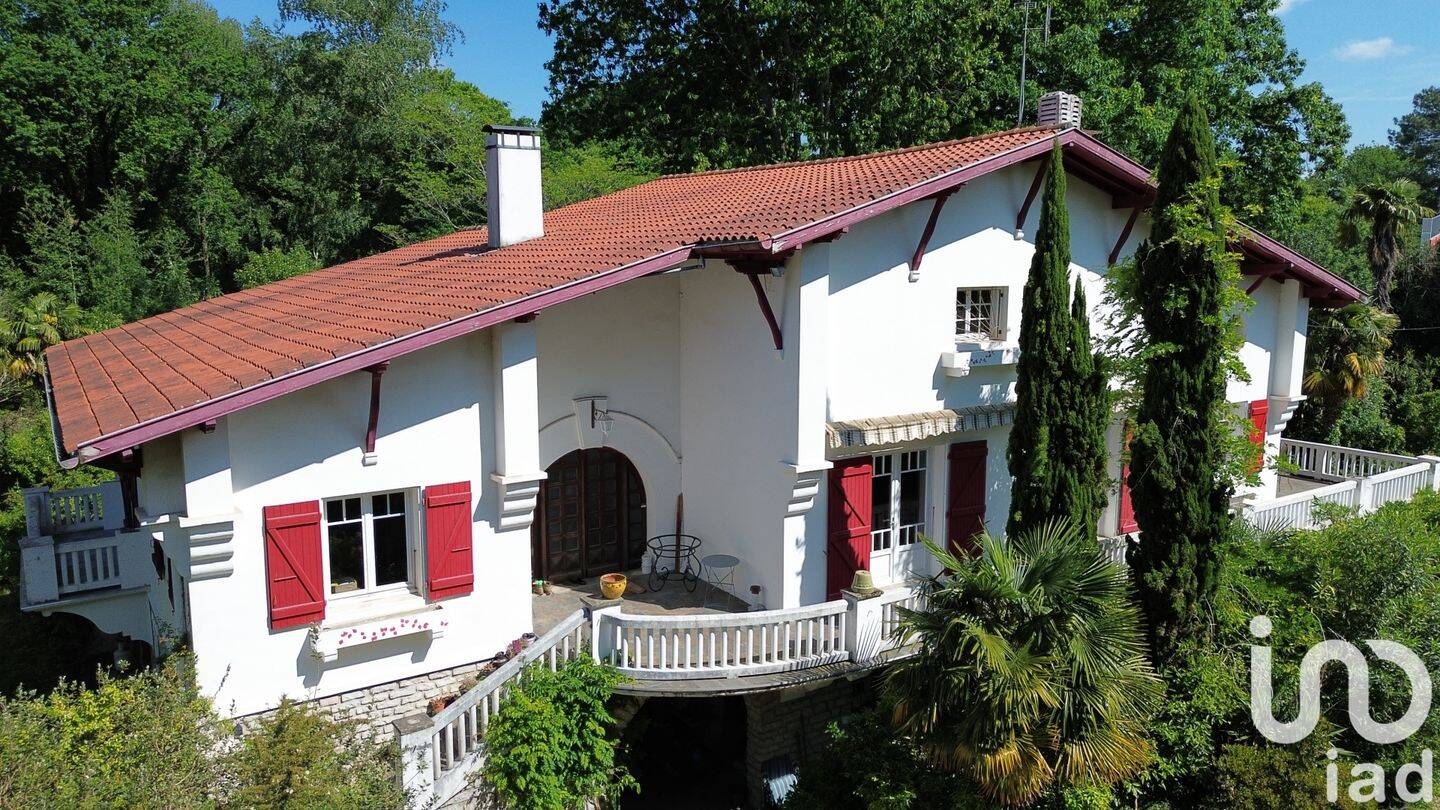 Appartement 7 pièces 307 m² · à Saint-Martin-de-Seignanx · 306,6 m² · 500 000 €