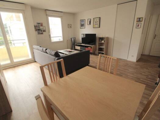 Appartement à vendre 200 000 € 2 pièces 1 chambre 47 m² Étage 2/3 Guyancourt 78280