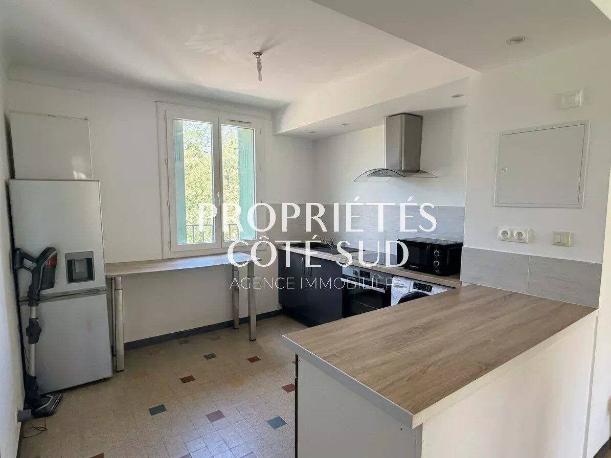Appartement 3 pièces 67 m² · à Avignon · 67,2 m² · 98 000 €