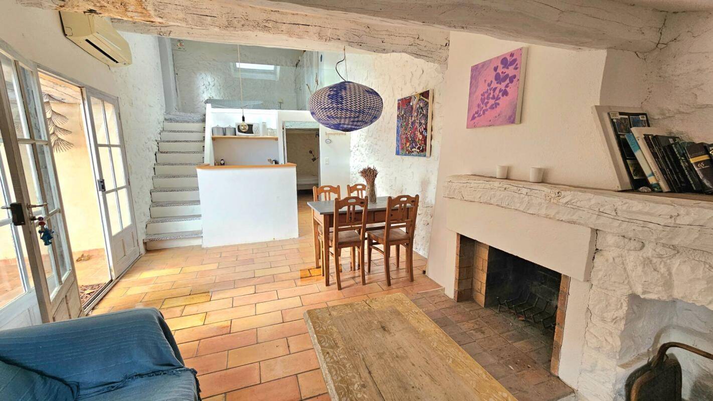 Maison 9 pièces 220 m² · à Claviers · 220 m² · 240 000 €
