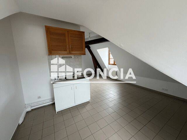 Appartement 1 pièce 18 m² · à Nogent-le-Roi · 18,4 m² · 300 €