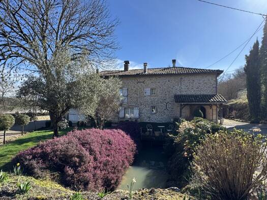 Maison à vendre 379 000 € 7 pièces 4 chambres 260,8 m² 27 518 m² de terrain Aurignac 31420