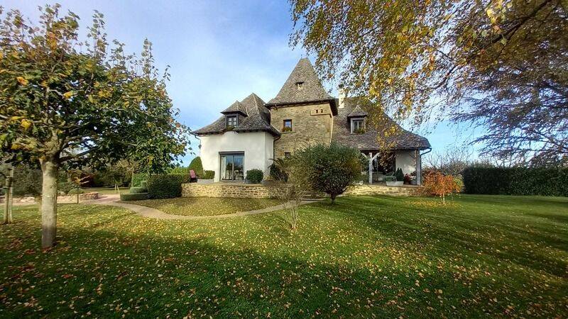 Maison 9 pièces 182 m² · à Montbazens · 182 m² · 453 000 €