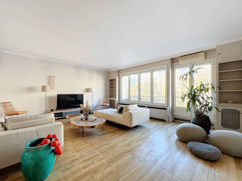 Appartement à louer 3 800 € 4 pièces 2 chambres 105 m² Étage 5/8 Muette Sud Paris 16ème 75016