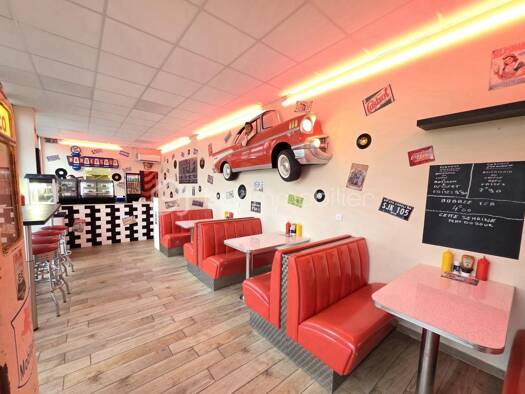 Restaurant à vendre Fonds de commerce 95 000 € 59 m² d'espace de restauration Est Avon 77210