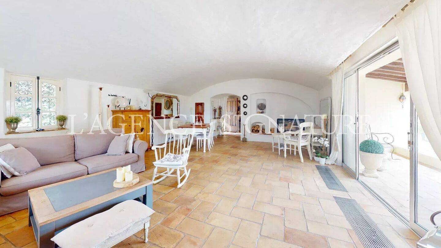 A LOUER NICE FABRON - VILLA 6P AVEC PISCINE — 6