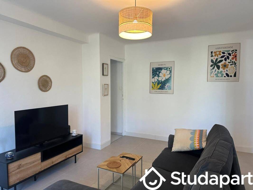 1 pièce 12 m² · à Toulon · 12 m² · 470 €/mois