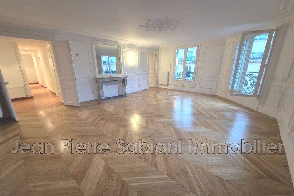 Appartement 4 pièces 121 m² · à Paris 4ème Arrondissement · 121 m² · 4 216 €/mois