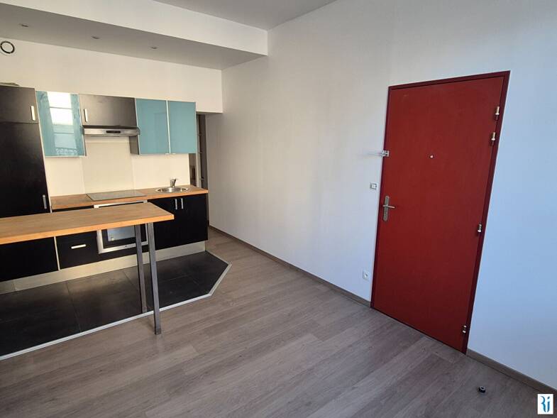 Appartement à louer 545 € 1 pièce 1 chambre 22 m² Étage 2/3 Rouen 76000