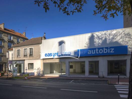 Local commercial à louer 17 500 € 926 m² de surface de vente Le Parc  Saint-Maur-des-Fossés 94100