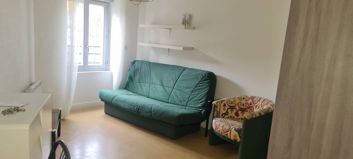 Appartement 1 pièce 20 m² · à Souillac · 20 m² · 300 €