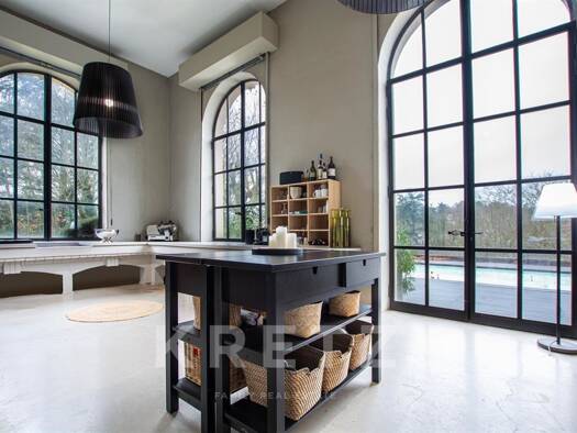 Maison à vendre 2 200 000 € 10 pièces 4 chambres 371 m² 3 100 m² de terrain Charbonnières-les-Bains 69260