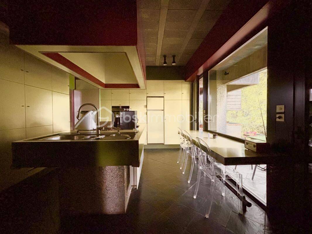 Grenoble-Gières, aux portes du Grésivaudan, un belvédère brutali — 28