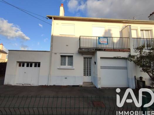 Maison de ville à vendre 110 000 € 4 pièces 3 chambres 73 m² 420 m² de terrain Zone Industrielle La Flèche 72200