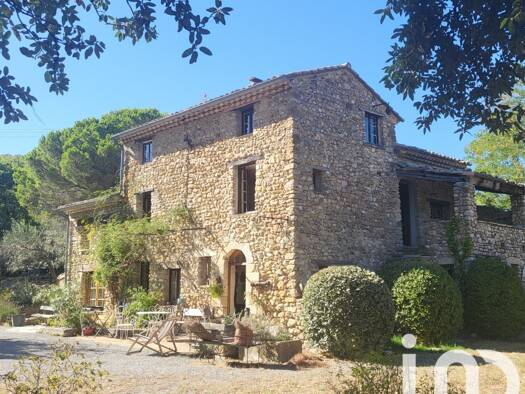 Mas à vendre 750 000 € 8 pièces 6 chambres 271 m² 5 830 m² de terrain Sud Ouest Nyons 26110