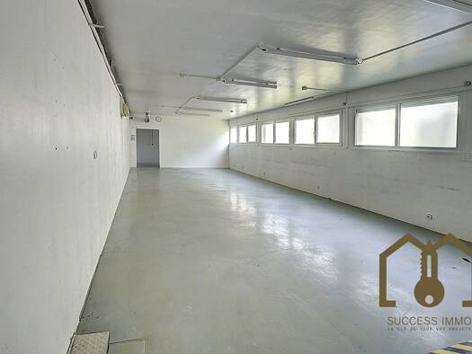 Local d'activités à vendre 250 000 € 149 m² d'espace de stockage Le Centre Vaulx-en-Velin 69120
