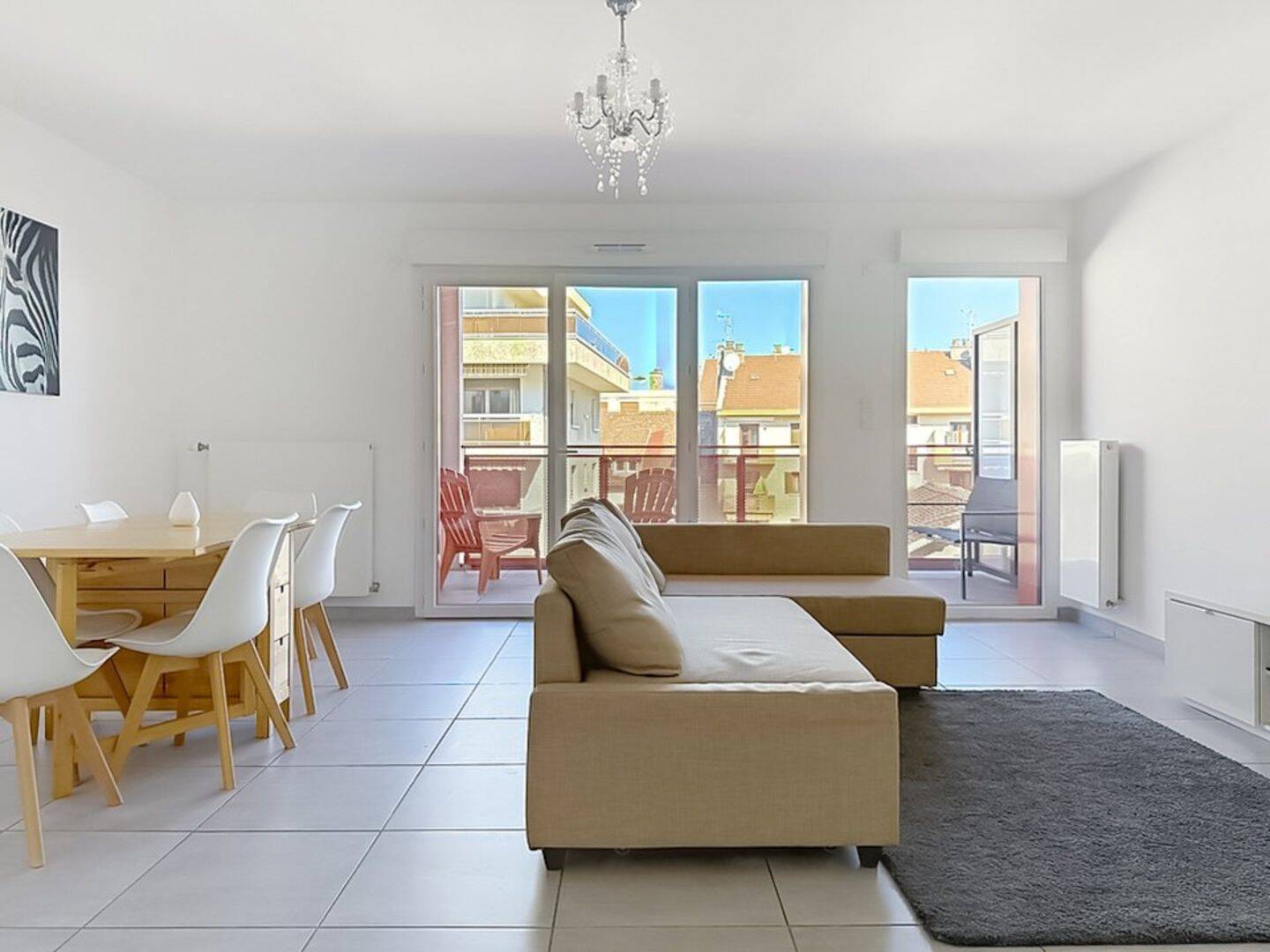 Appartement 4 pièces 90 m² · à Annemasse · 90 m² · 2 400 €