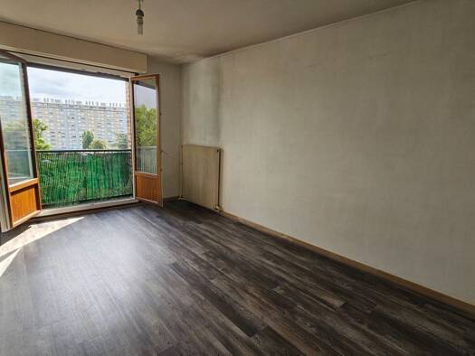 Appartement à vendre 150 000 € 1 pièce 25 m² Étage 4/4 Zola Villejuif 94800