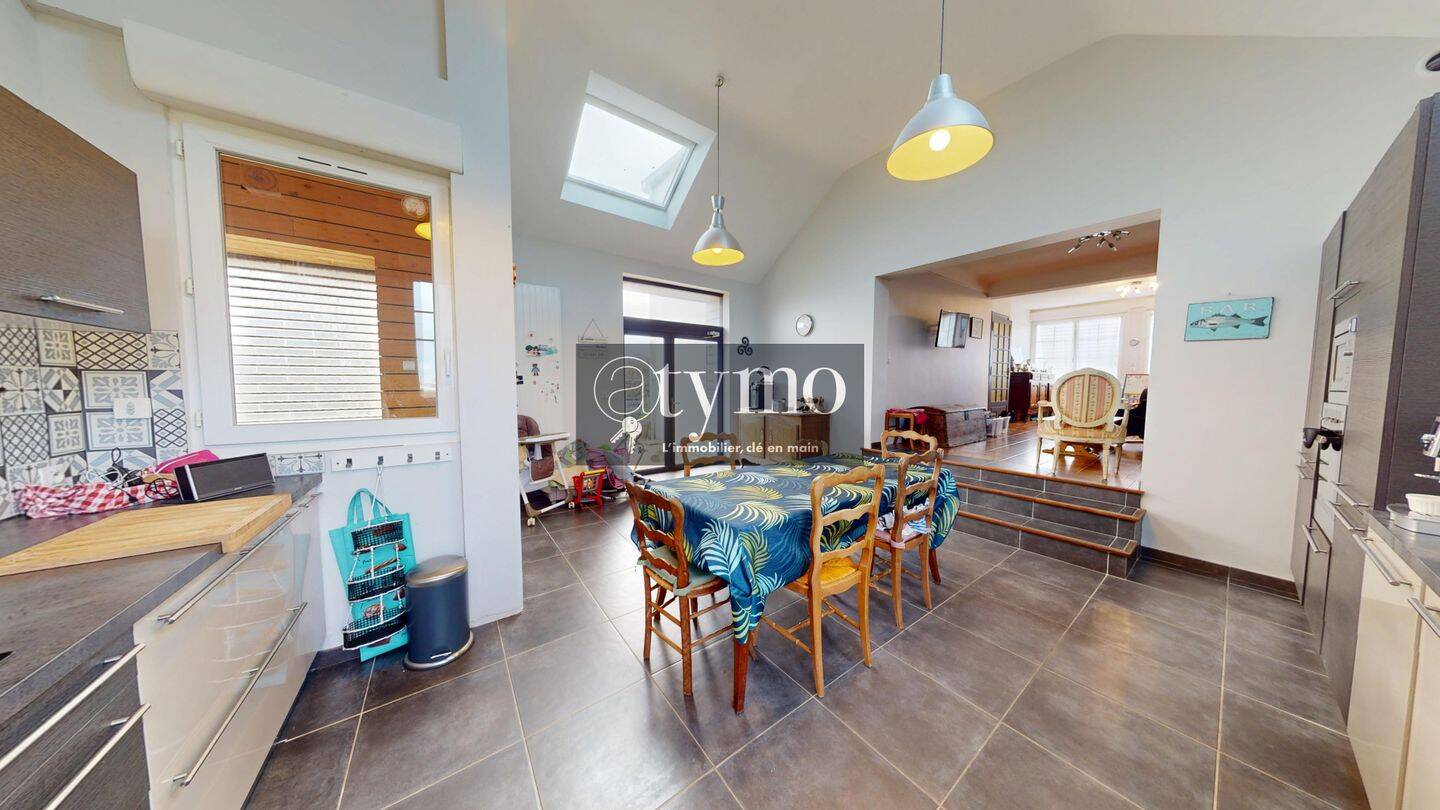 Maison 10 pièces 184 m² · à Plounévez-Lochrist · 184 m² · 355 000 €