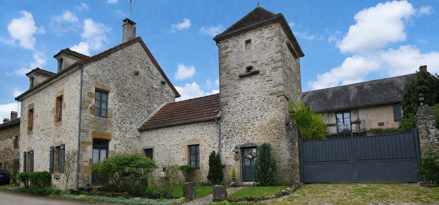 Maison 13 pièces 227 m² · à Vézelay · 227 m² · 318 000 €