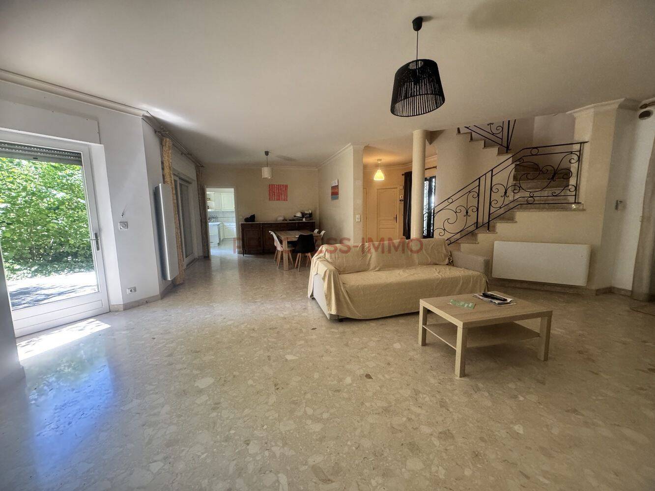 Maison 6 pièces 179 m² · à Chennevières-sur-Marne · 179 m² · 2 990 €