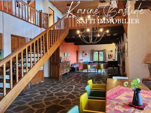 Maison à vendre 860 000 € 11 pièces 6 chambres 240 m² 47 086 m² de terrain Le Lac-d'Issarlès 07470