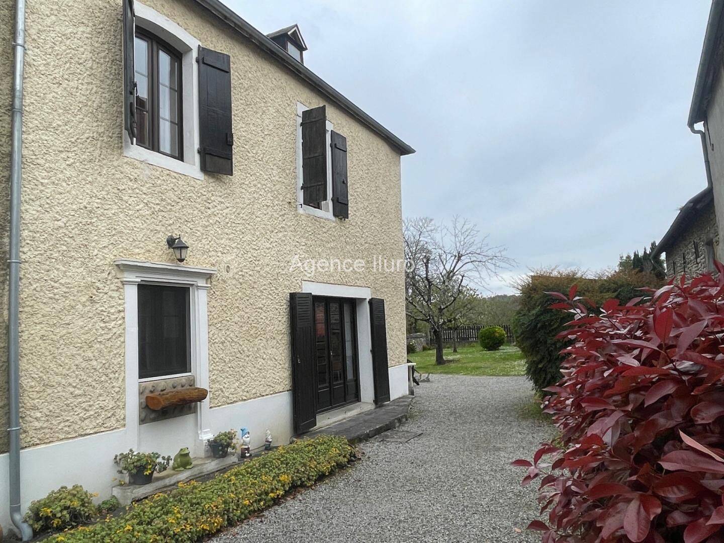 Maison 5 pièces 141 m² · à Oloron-Sainte-Marie · 141 m² · 220 000 €