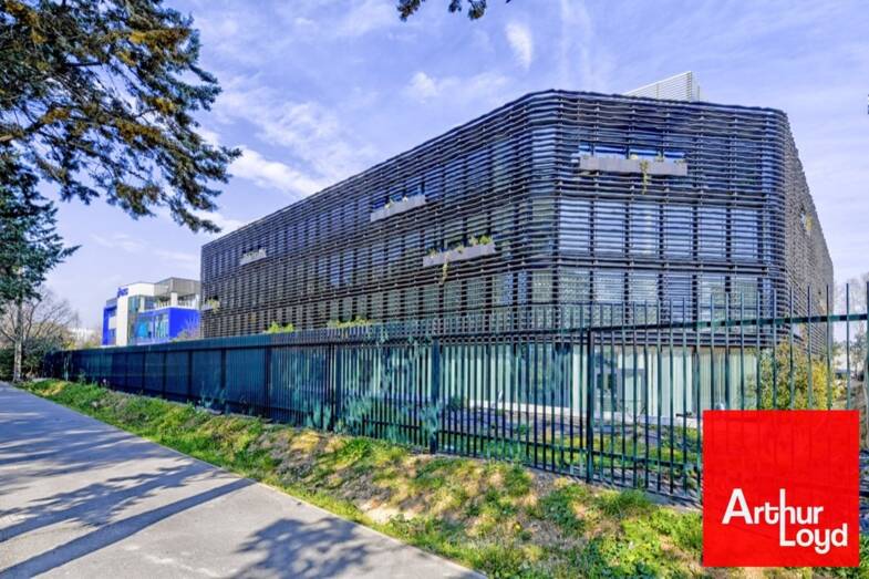 Espace bureau à vendre 1 050 000 € 329 m² de bureaux divisible de 329 m² à 329 m² Boirargues Lattes 34970
