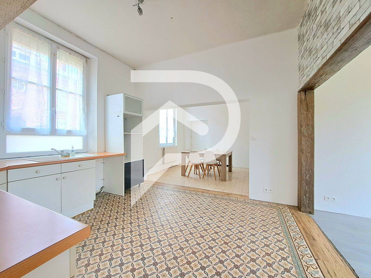 Maison 6 pièces 147 m² · à Crèvecœur-le-Grand · 147 m² · 169 000 €