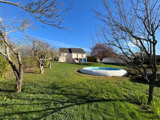 Maison de plain-pied à vendre 240 000 € 4 pièces 3 chambres 112 m² 2 883 m² de terrain Pouilly-sur-Loire 58150