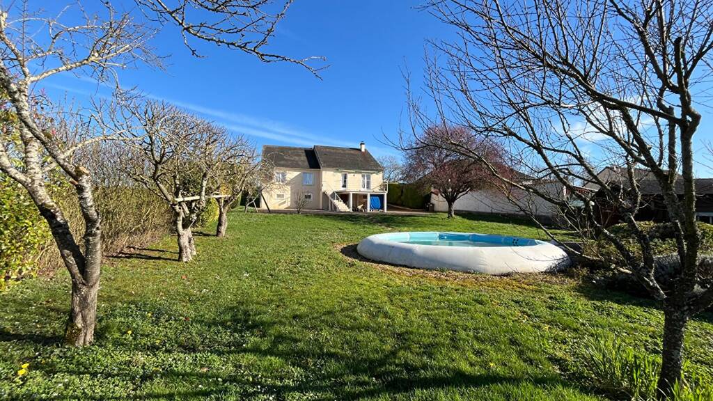 Maison de plain-pied à vendre 240 000 € 4 pièces 3 chambres 112 m² 2 883 m² de terrain Pouilly-sur-Loire 58150