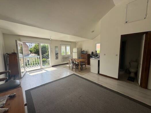 Appartement à louer 1 050 € 3 pièces 2 chambres 55 m² Étage 1/1 Lille Sud Lille 59000