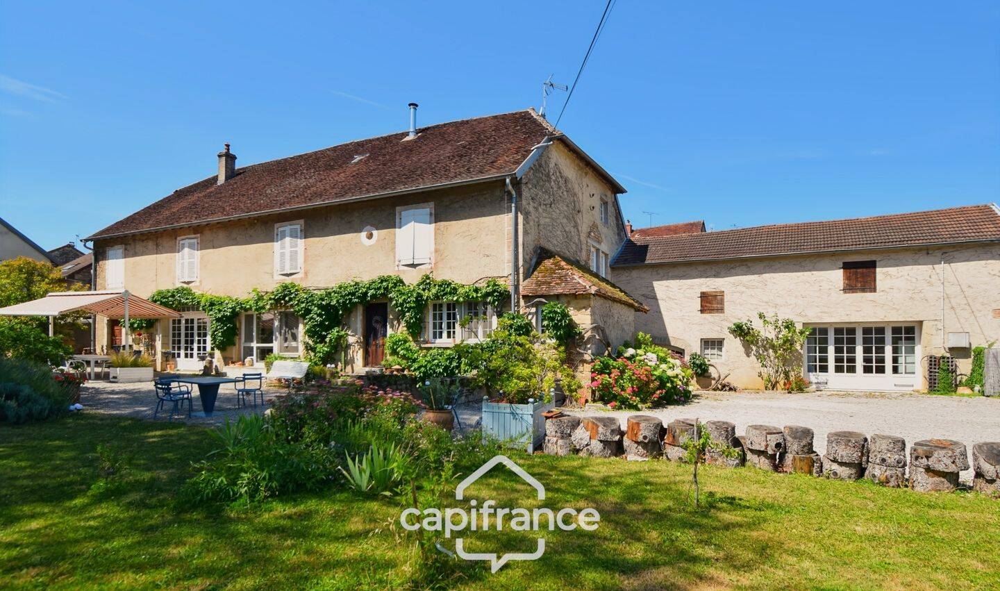 Maison 10 pièces 280 m² · à Beaufort-Orbagna · 280 m² · 448 000 €
