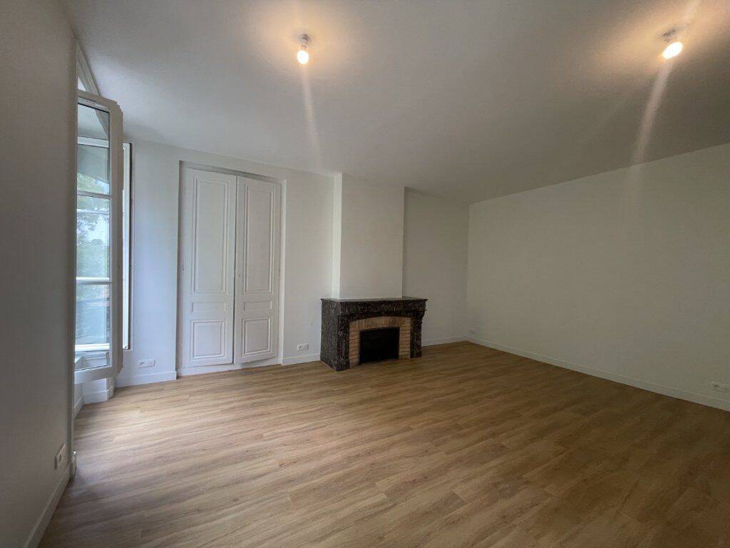 Appartement 3 pièces 77 m² · à Lyon 7ème Arrondissement · 77 m² · 1 380 €/mois