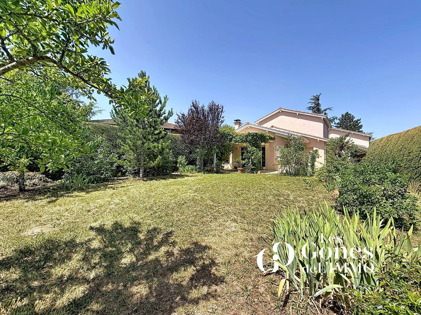 Maison 6 pièces 140 m² · à Saint-Genis-les-Ollières · 140,4 m² · 579 000 €