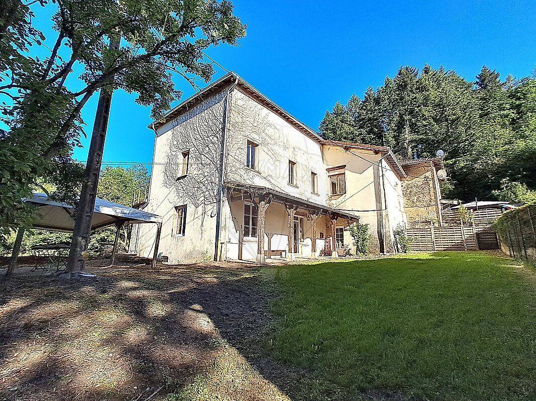 Maison 8 pièces 224 m² · à Saint-Christophe · 224 m² · 225 000 €