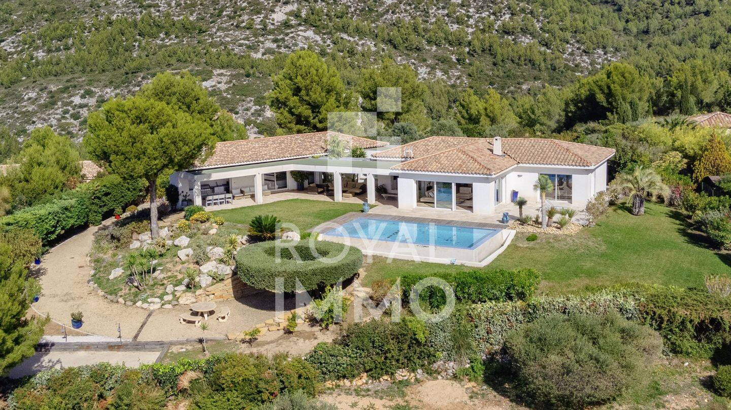 Maison 10 pièces 359 m² · à Ollioules · 359 m² · 2 942 000 €
