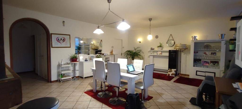 Maison 7 pièces 180 m² · à Thin-le-Moutier · 180 m² · 850 €/mois