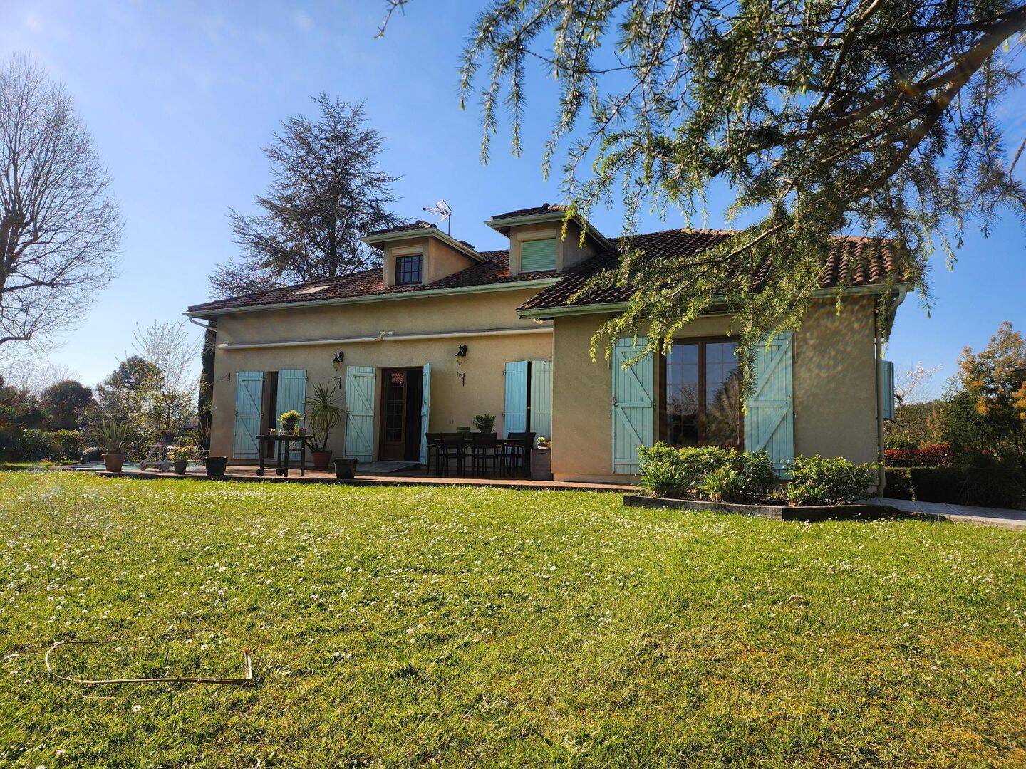 Maison 10 pièces 211 m² · à Monguilhem · 211 m² · 289 000 €
