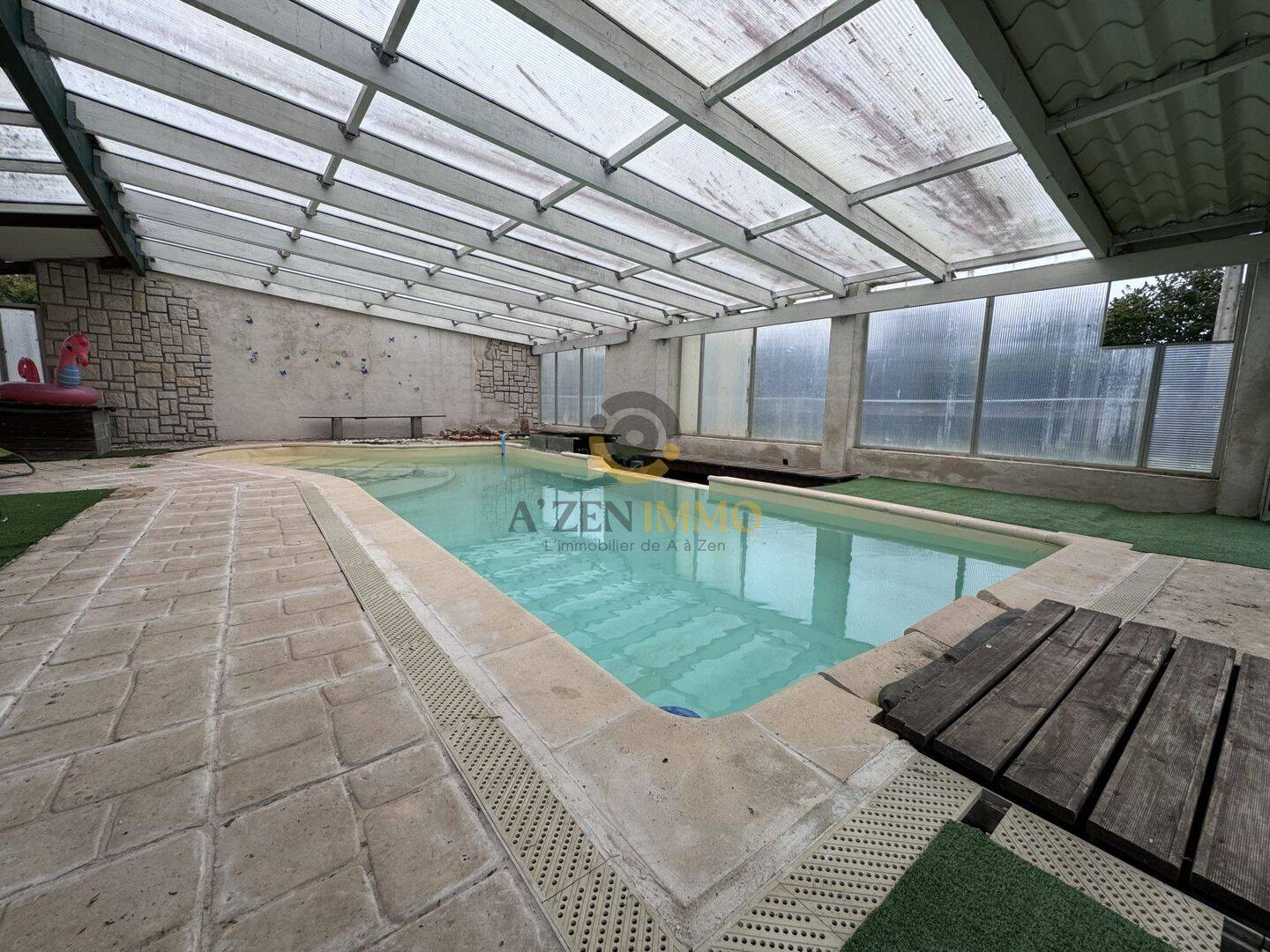 Maison 8 pièces 256 m² · à Secondigny · 256 m² · 208 700 €