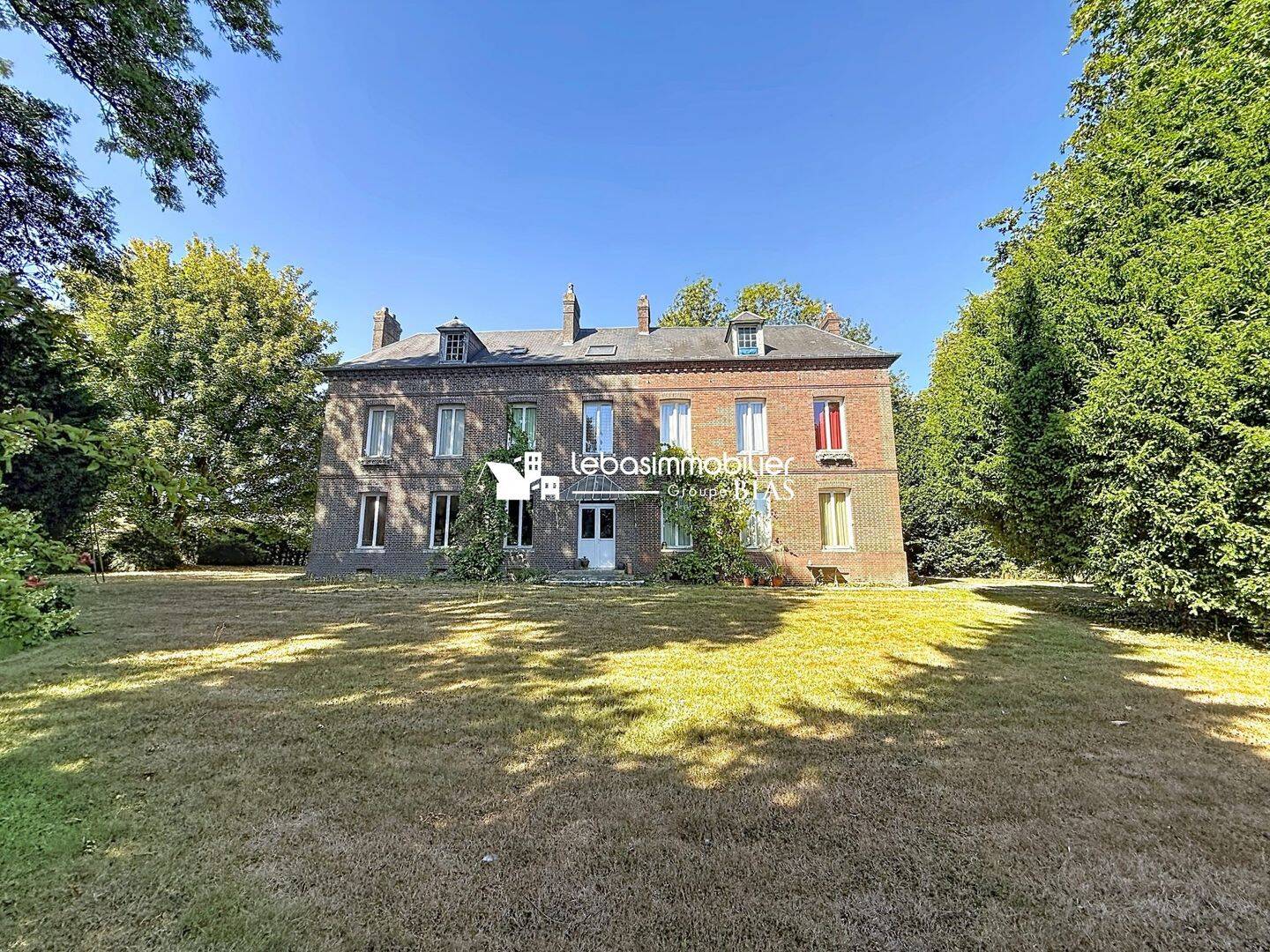 Maison 10 pièces 305 m² · à Yvetot · 305 m² · 555 000 €