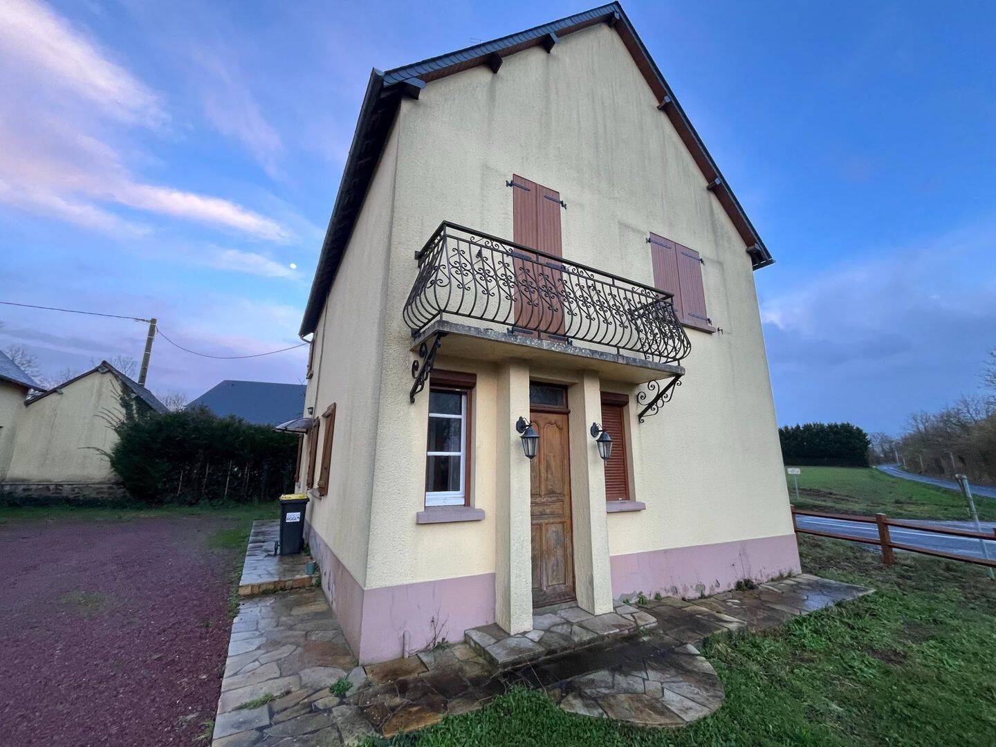 Maison 4 pièces 115 m² · à Saint-Martin-de-Bonfossé · 115 m² · 109 000 €