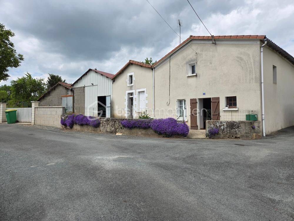 Maison 5 pièces 110 m² · à Beugnon-Thireuil · 110,1 m² · 74 500 €