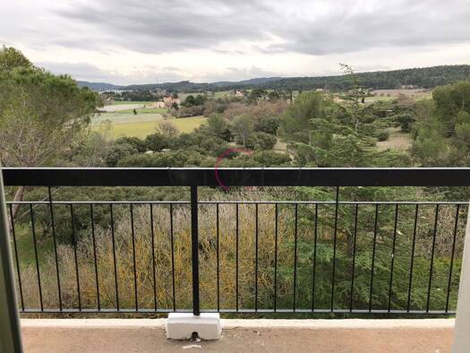 Studio à louer 578 € 1 pièce 22,5 m² RDC/4 Les Milles Aix-en-Provence 13290