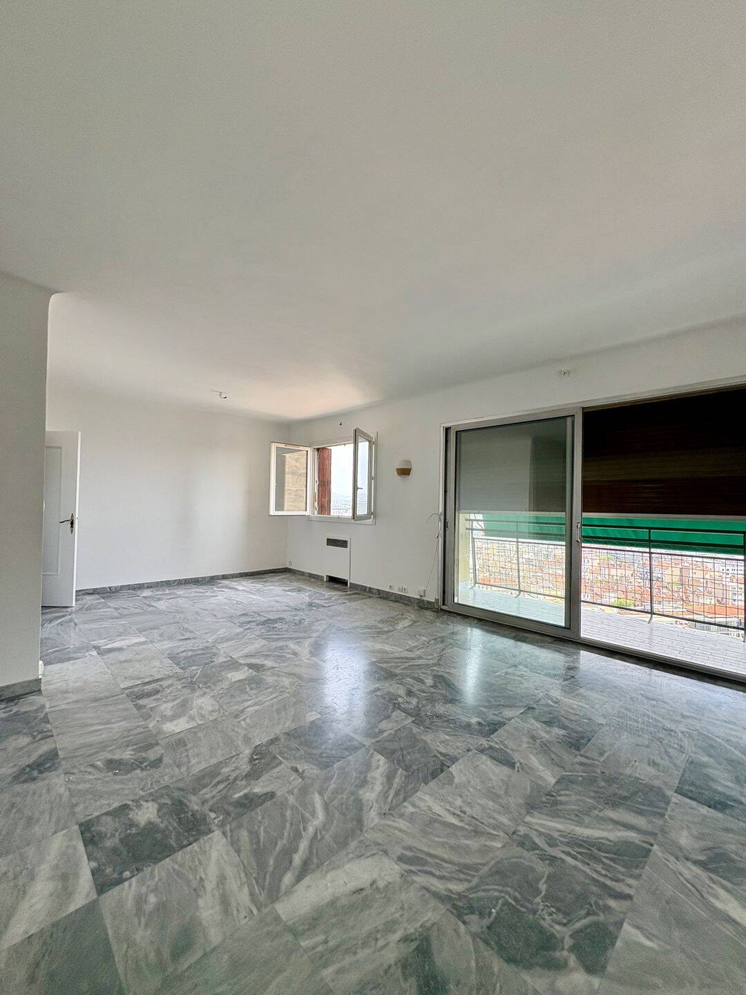 Appartement 4 pièces 94 m² · à Marseille 6ème Arrondissement · 93,5 m² · 2 200 €