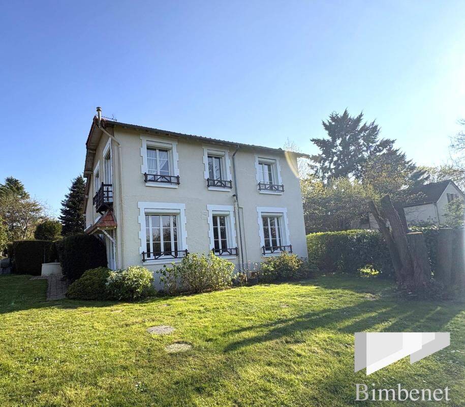 Maison 10 pièces 140 m² · à Saint-Hilaire-Saint-Mesmin · 140 m² · 504 000 €