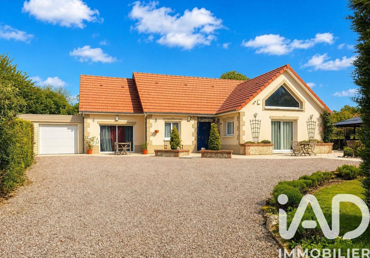Maison 7 pièces 180 m² · à Neuville-Ferrières · 180 m² · 349 000 €