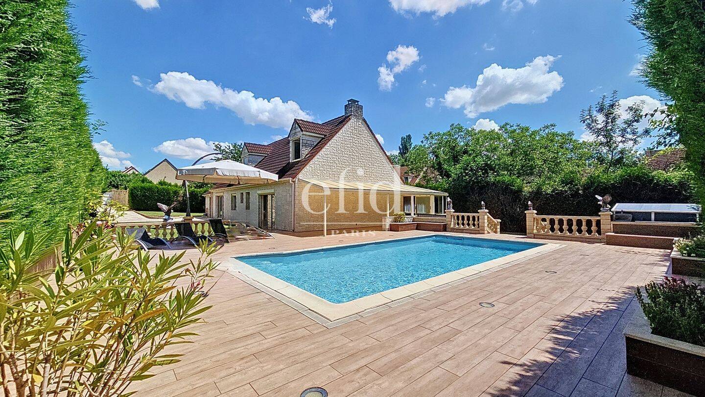 Maison 7 pièces 240 m² · à Périgny · 240 m² · 520 000 €