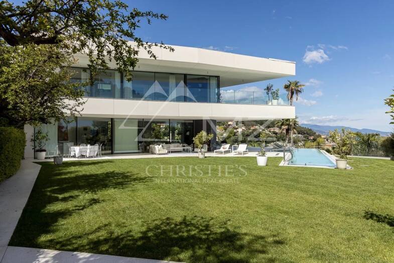 Villa à louer 43 750 € 6 pièces 5 chambres 300 m² 1 509 m² de terrain Beausoleil 06240