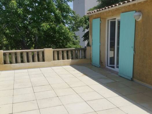 Appartement à vendre 173 000 € 1 pièce 23 m² Étage 2/2 Pont de l'Arc Aix-en-Provence 13100